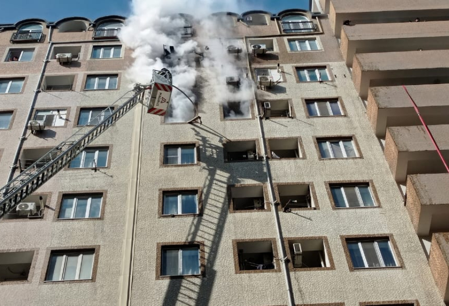 FHN: Xırdalanda çoxmərtəbəli yaşayış binasındakı yanğın söndürülüb