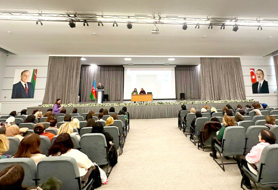 Şagird bacarıqlarının inkişaf etdirilməsi mövzusunda elmi seminar