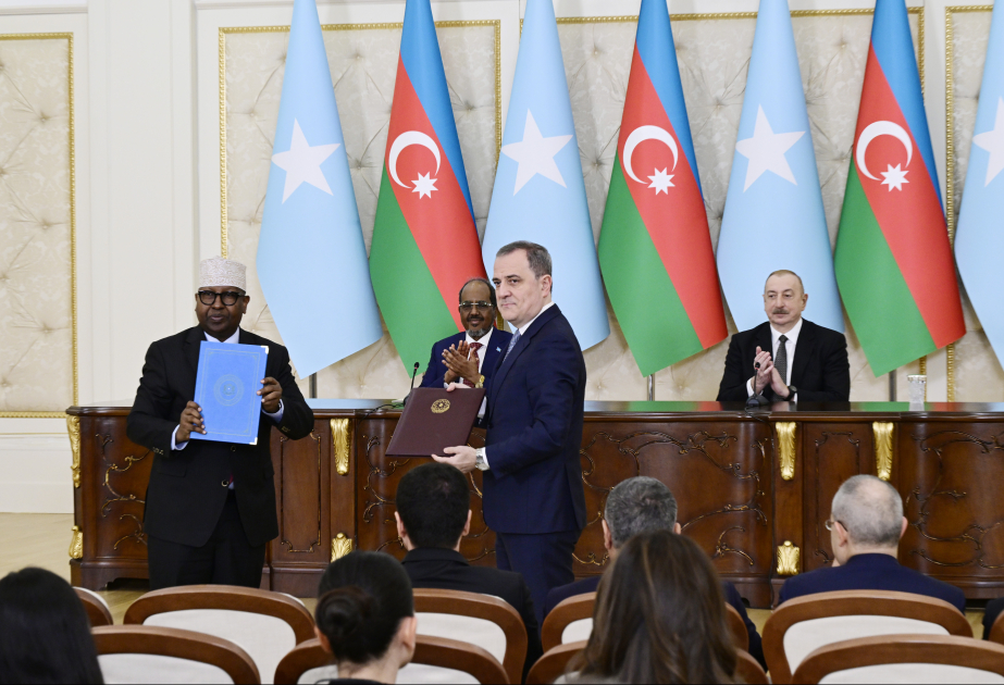 Cérémonie d’échange des documents signés entre l'Azerbaïdjan et la Somalie MIS A JOUR VIDEO