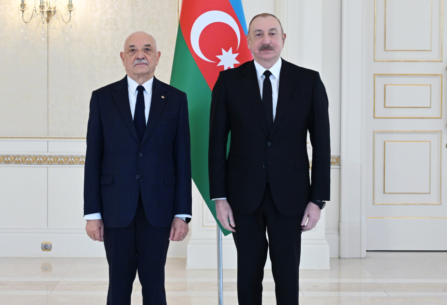 Президент Ильхам Алиев принял верительные грамоты новоназначенного посла Парагвая в Азербайджане ОБНОВЛЕНО ВИДЕО