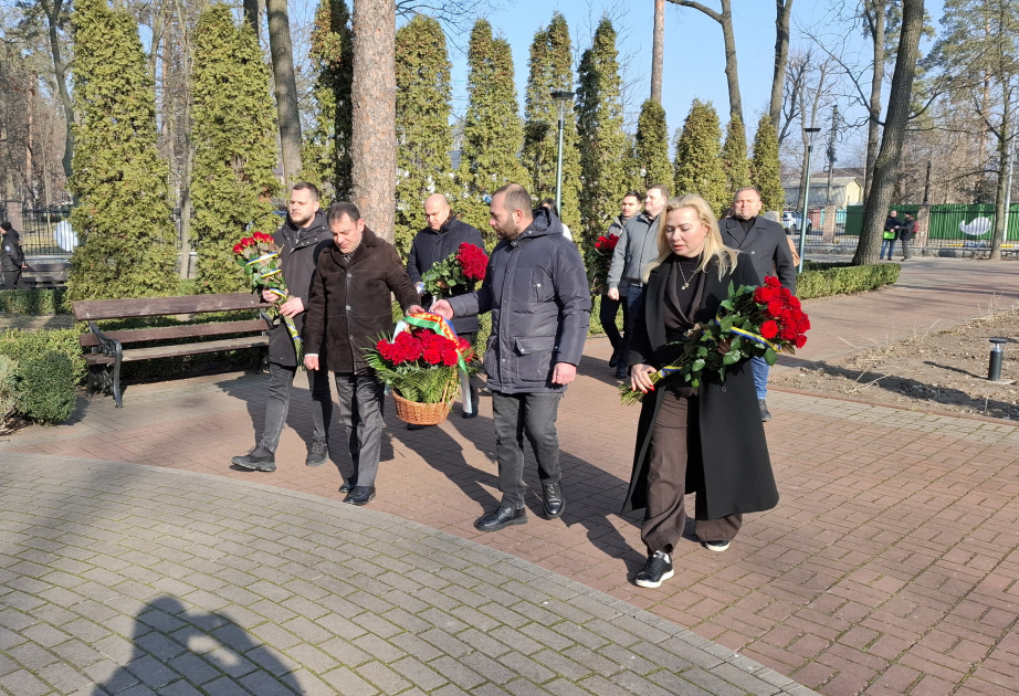 Mikola Kalashnyk: “El Estado azerbaiyano participa activamente en nuevos proyectos para restaurar la ciudad de Irpín”