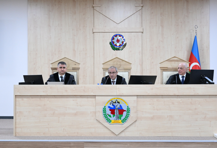 مواصلة جلسة النظر العلنية لمحاكمة المتهمين بالعديد من الجرائم الحربية والعدوانية والإرهابية ضد أذربيجان دولة وشعبا جراء احتلال أرمينيا – صور  استمرار قراءة لائحة الاتهام موجزاً في حوادث منفصلة من سلسلة الجرائم الكبرى