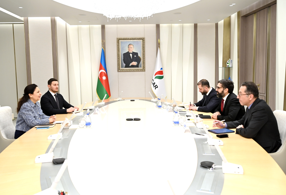 SOCAR und Asiatische Entwicklungsbank erörtern Kooperationsmöglichkeiten