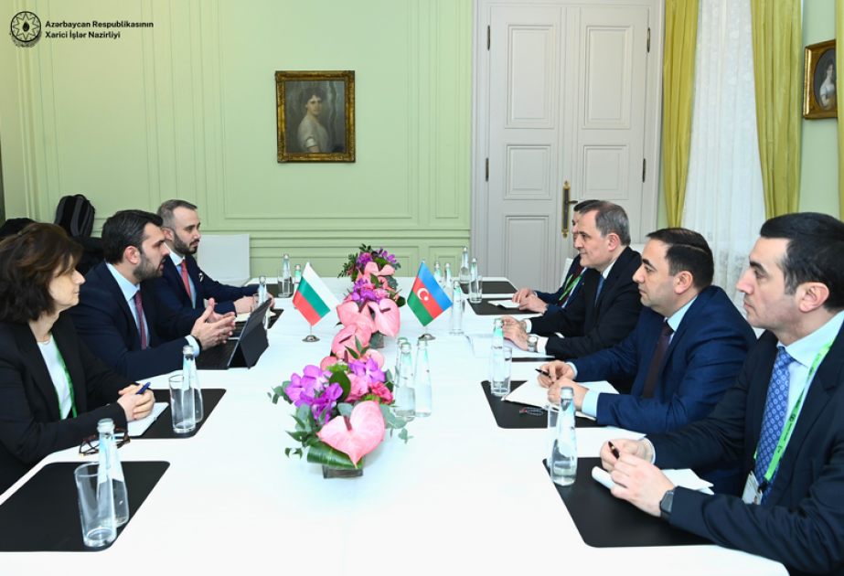 Aserbaidschans und Bulgariens Außenminister erörtern strategische Partnerschaft