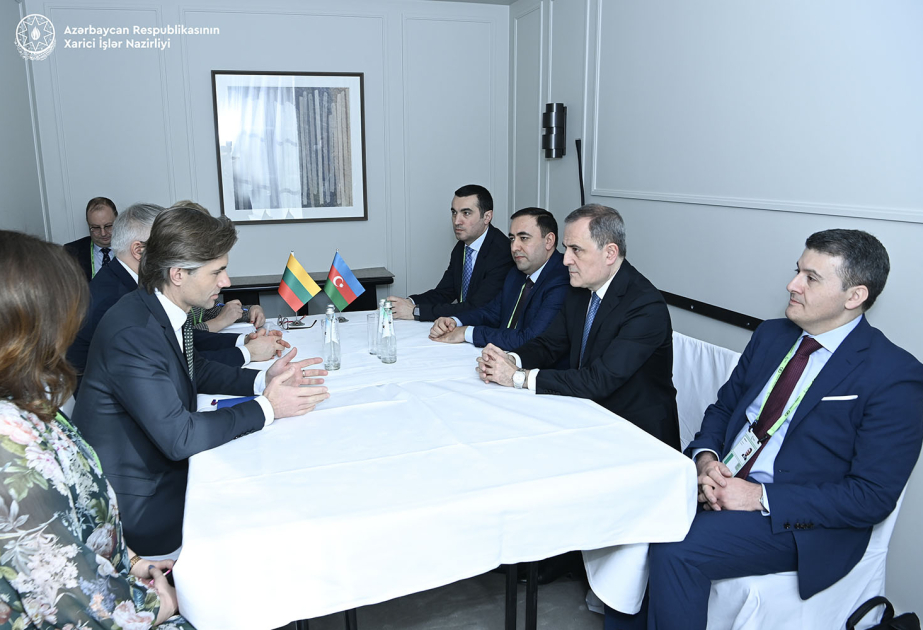 Ministros de Asuntos Exteriores de Azerbaiyán y Lituania se reúnen en Múnich