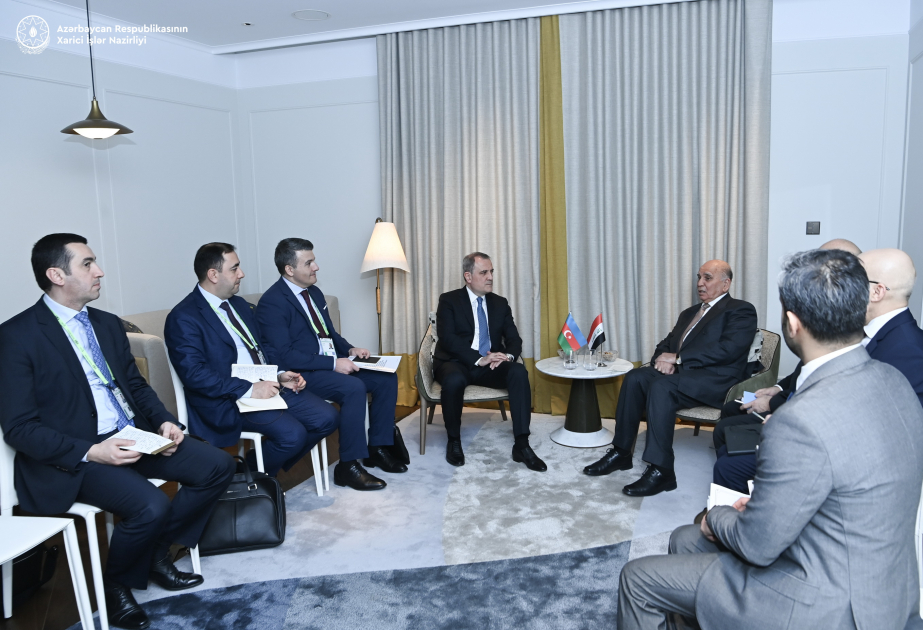 Ministros de Asuntos Exteriores de Azerbaiyán e Irak discuten la situación en Oriente Medio