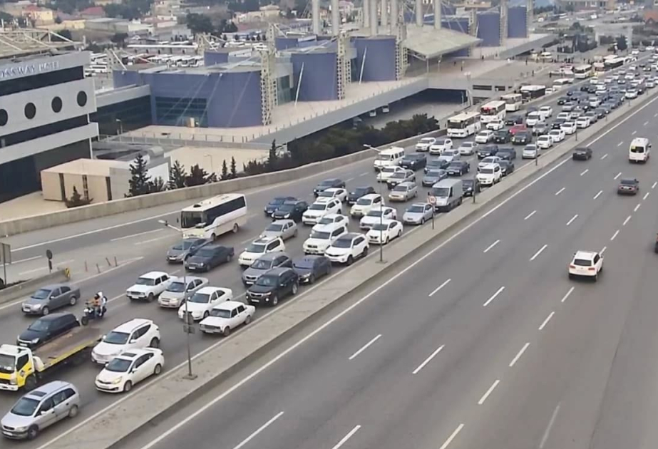 Bakıda bir sıra yollarda sıxlıq müşahidə olunur - SİYAHI