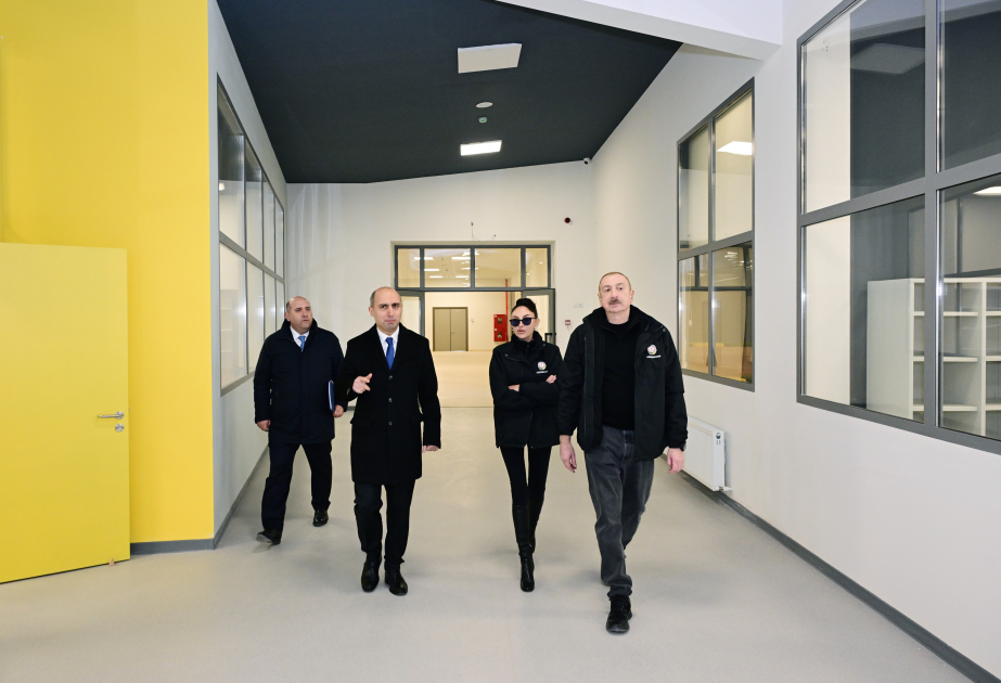 Präsident Ilham Aliyev inspiziert Fortschritt beim Bau weiterführender Schule Nr. 1 in der Stadt Aghdam AKTUALISIERT VIDEO