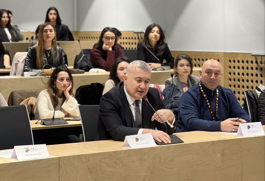 Londonda azərbaycanlı mütəxəssislərlə karyera paneli keçirilib
