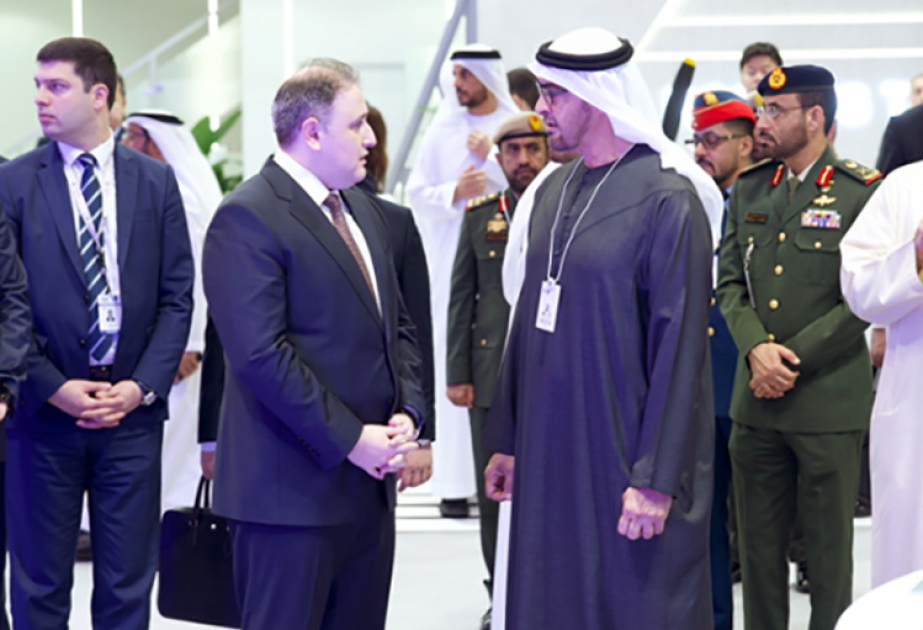 Le président émirati prend connaissance des produits militaires fabriqués par l’Azerbaïdjan