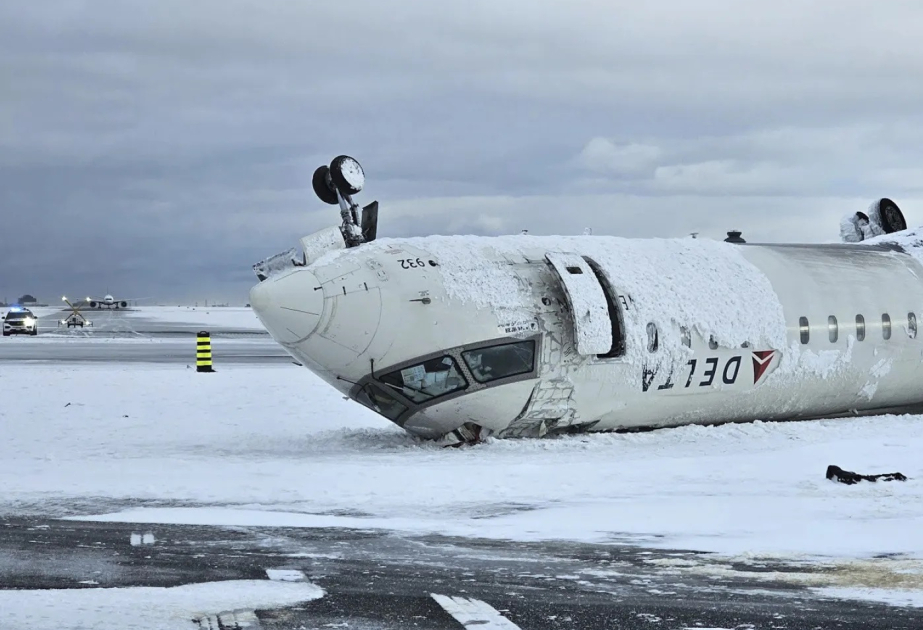 Passengers on crashed Toronto plane offered US$30,000 each