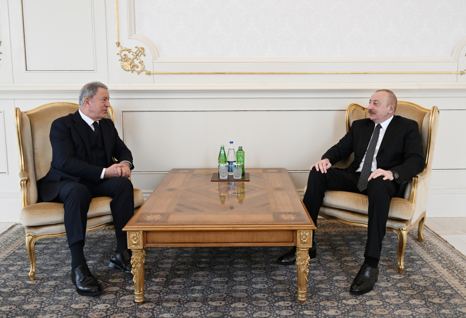 Le président Aliyev reçoit le président de la Commission de la défense nationale du parlement turc VIDEO
