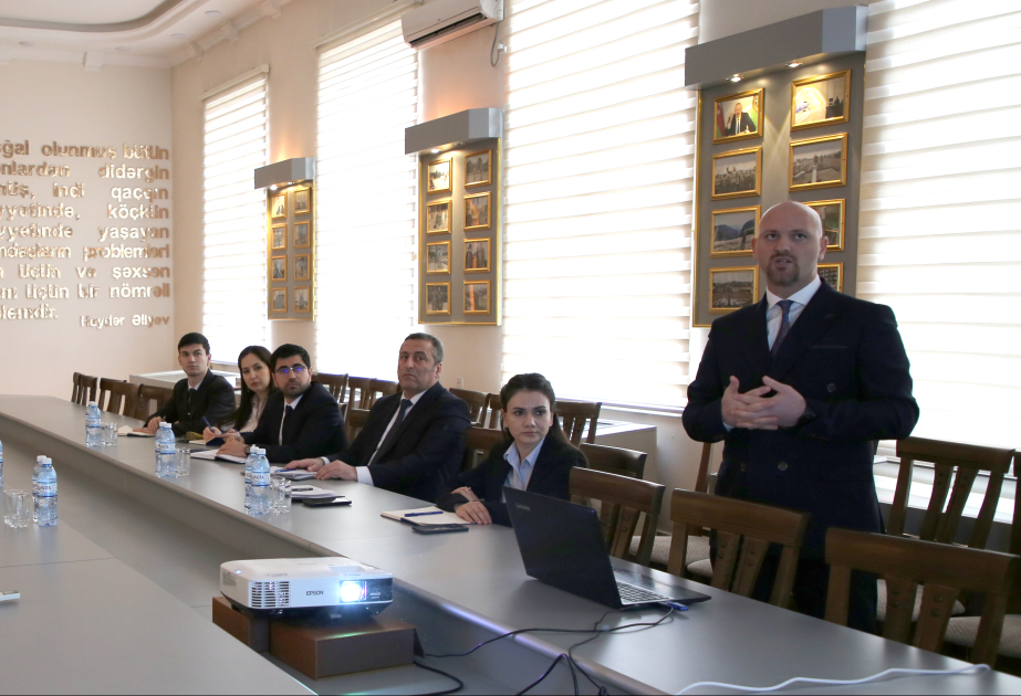 Keçmiş məcburi köçkünlərin peşə bacarıqlarının artırılması məsələləri müzakirə edilib