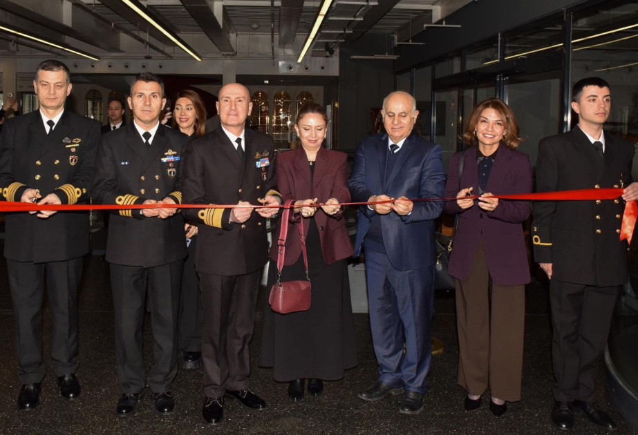 İstanbulda azərbaycanlı rəssamın fərdi sərgisi açılıb