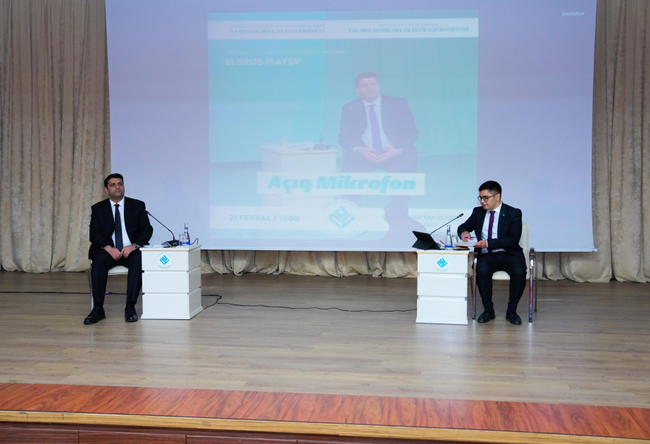 NDU-nun rektoru “Açıq mikrofon” layihəsi çərçivəsində tələbələrlə görüşüb