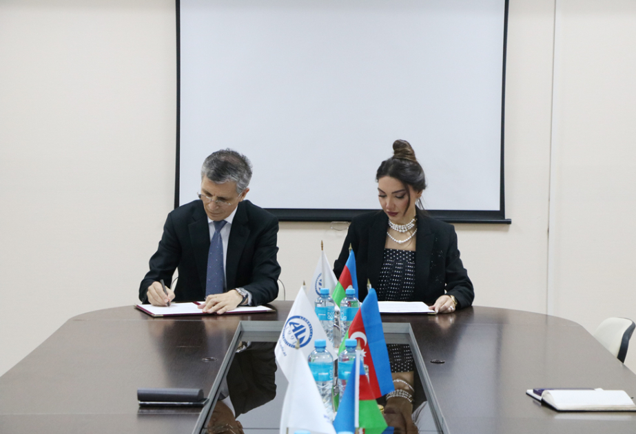 Azərbaycan Universiteti və Sosial Tədqiqatlar Mərkəzi memorandum imzalayıb