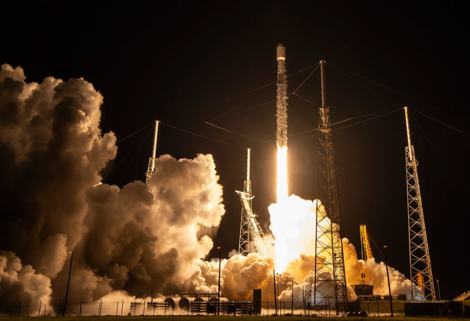 SpaceX launches 21 Starlink satellite on new Falcon 9 rocket, aces nighttime landing