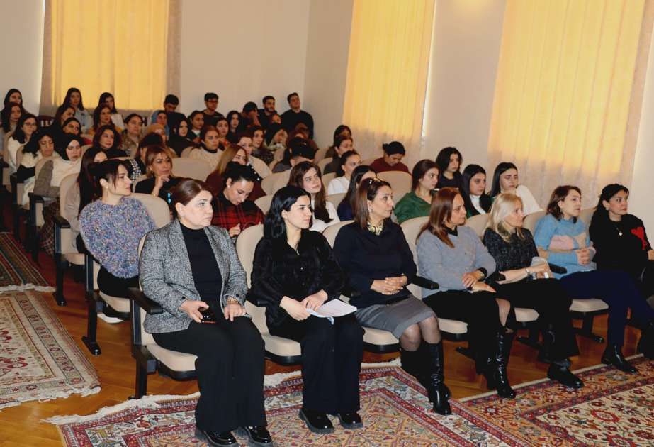 Tələbələr türkdilli əlyazmalar barədə məlumatlandırılıb