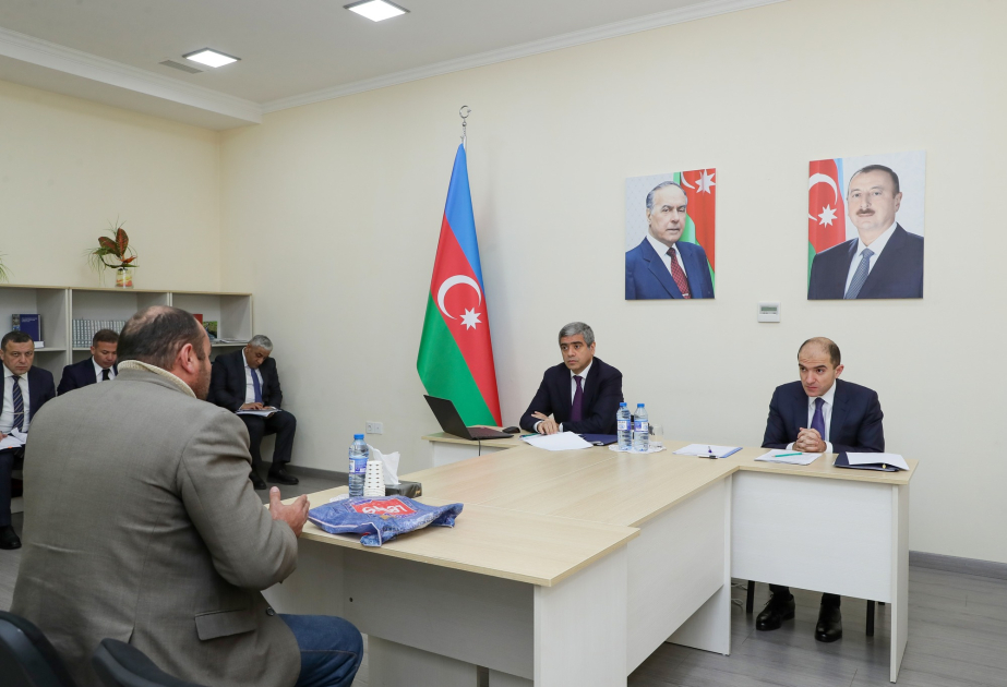 Əmək və əhalinin sosial müdafiəsi naziri Naftalanda vətəndaşların müraciətini dinləyib