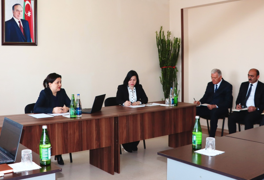 Kənd təsərrüfatı nazirinin müavini Şərurda vətəndaşların müraciətlərini dinləyib