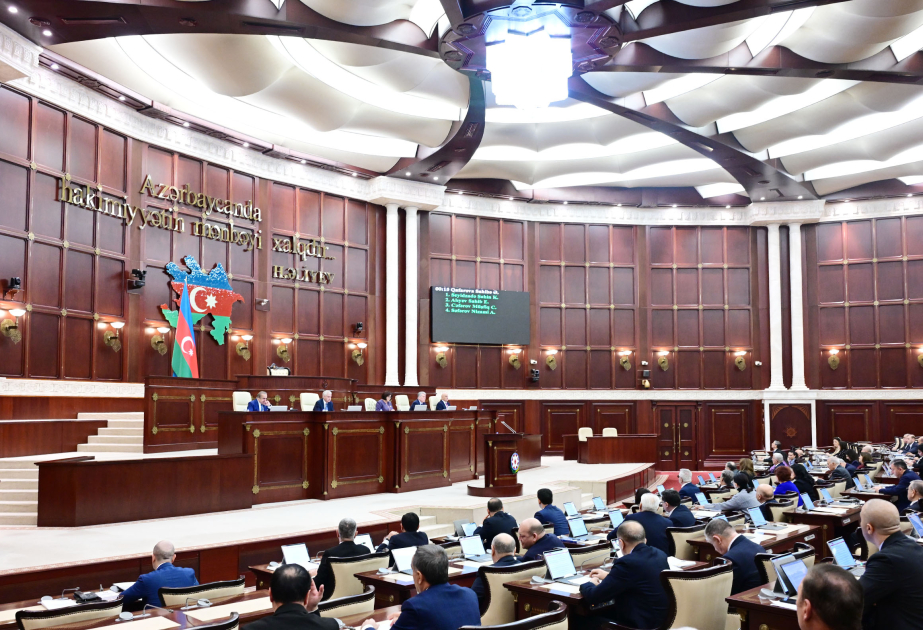 Konstitusiya Məhkəməsi hakimlərinin vəzifədə olmasının yaş həddi artırılır