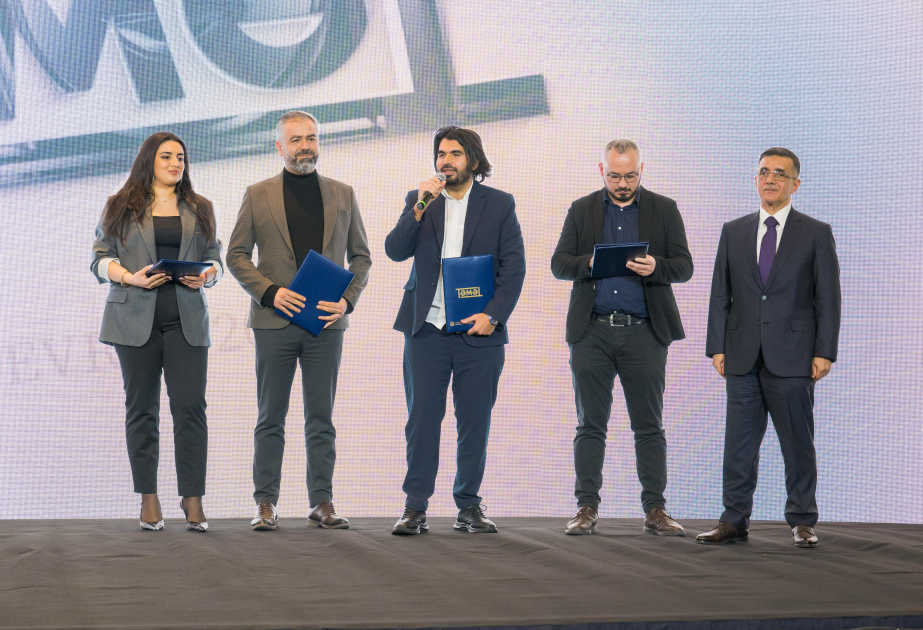 Государственный комитет по градостроительству и архитектуре наградил лучших архитекторов года премией Təməl