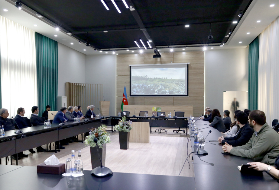 “Bir ovuc dünya” adlı sənədli filmin ictimai baxışı keçirilib