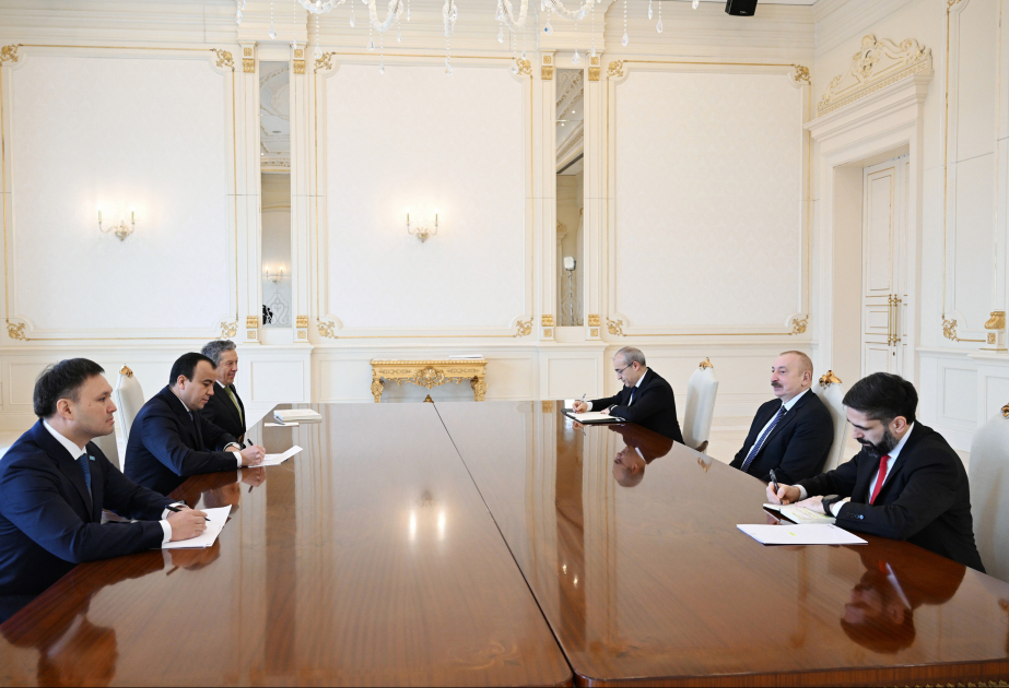 Präsident Ilham Aliyev empfängt Geschäftsführer von "Tatneft", "KazMunayGas" und "Uzbekneftegaz" AKTUALISIERT VIDEO