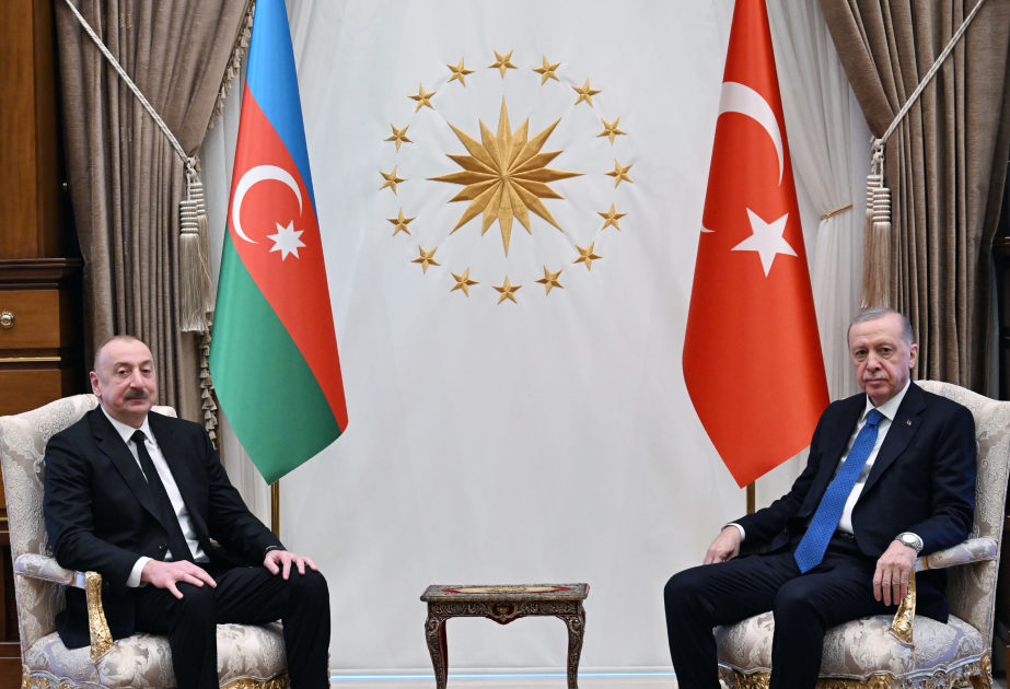Comienza la reunión a solas entre los presidentes de Azerbaiyán de Türkiye