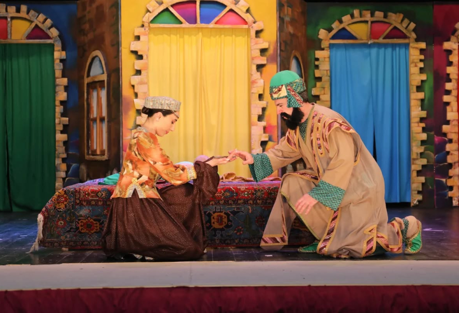 Musiqili Teatr “Molla Nəsrəddinin beş arvadı” komediyası ilə Lənkəranda çıxış edib