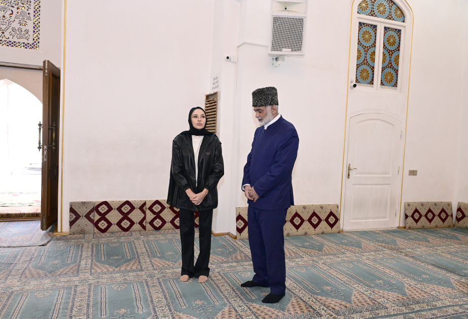 Erste Vizepräsidentin Mehriban Aliyeva besucht die Moscheen Schah Abbas und Huseyniyye in Ganja VIDEO