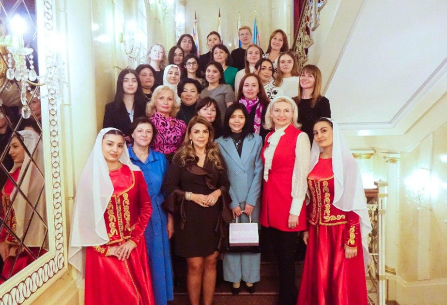 Yekaterinburqda “Ənənəvi Azərbaycan çay süfrəsi” təşkil edilib