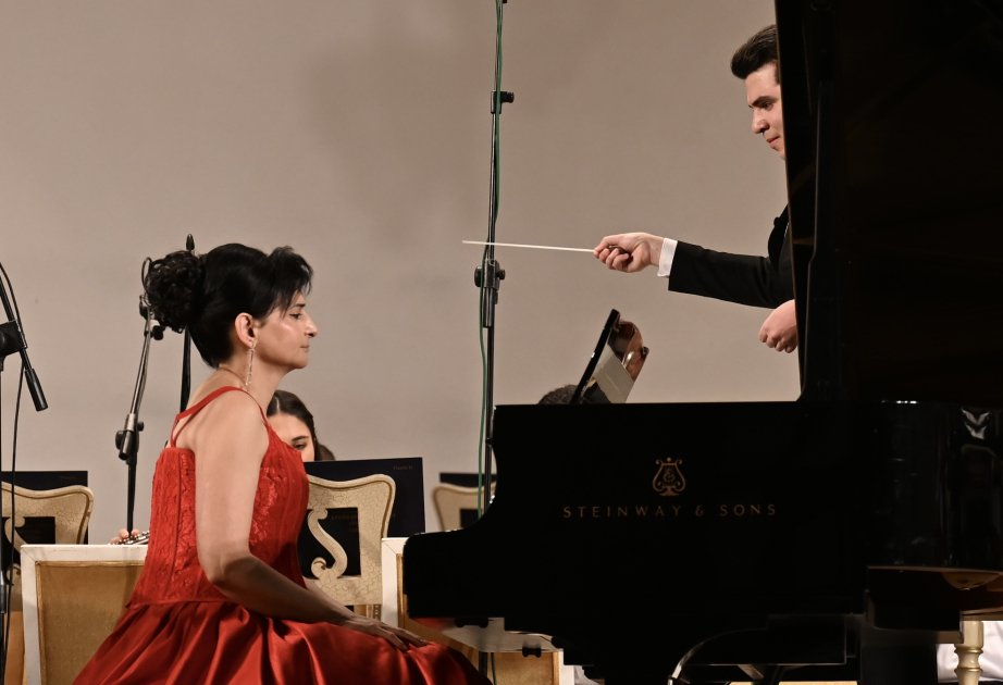 Akademik Filarmoniyada Əməkdar artist Nərgiz Əliyarovanın iştirakı ilə konsert proqramı keçirilib