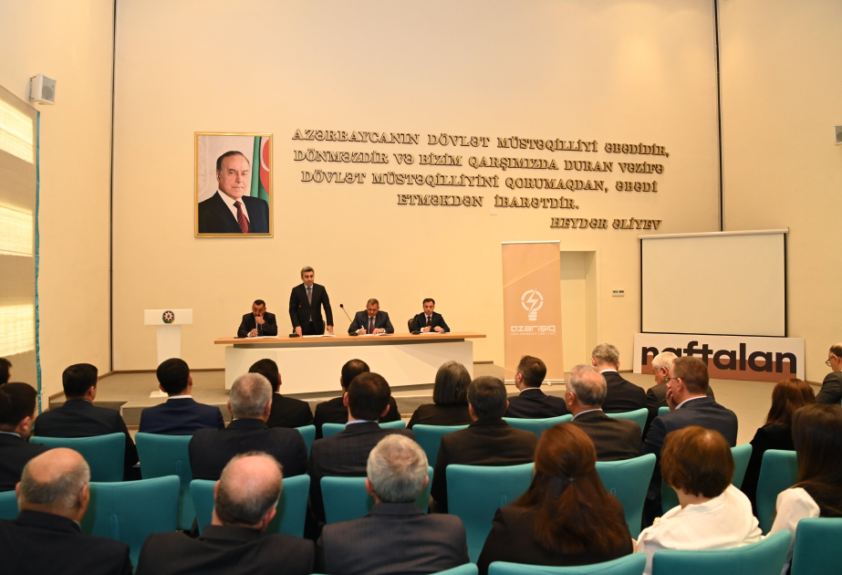 “Azərişıq” ASC-nin nümayəndələri Naftalanda sahibkarlarla görüş keçirib