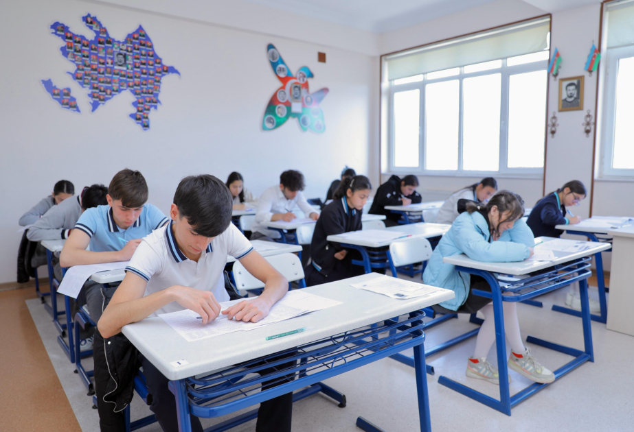 Naxçıvanda keçirilən buraxılış imtahanında 4 minə yaxın şagird iştirak edib