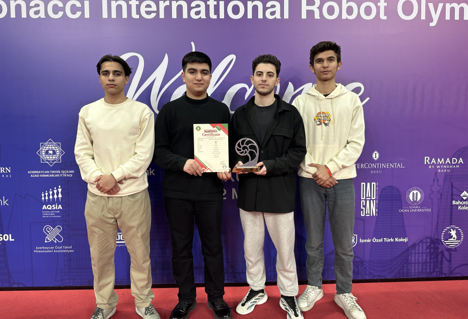 UNEC tələbəsinin komandası Beynəlxalq Robot Olimpiadasının Azərbaycan turunun qalibi oldu