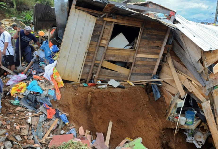 4 dead, 100 families homeless in landslide in Colombia