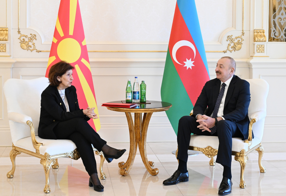 Präsident Ilham Aliyev und Präsidentin Gordana Siljanovska-Davkova treffen sich unter vier Augen VIDEO