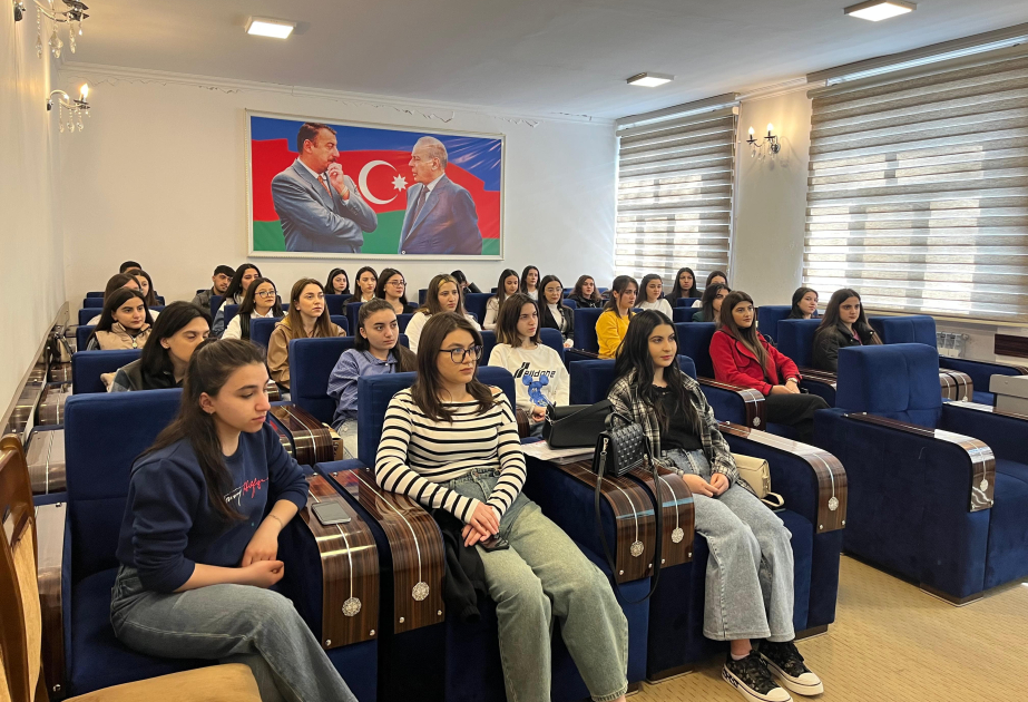 Mingəçevir Dövlət Universitetində "Uşaq şəxsiyyətinin formalaşmasında qrupların rolu" mövzusunda təlim keçirilib