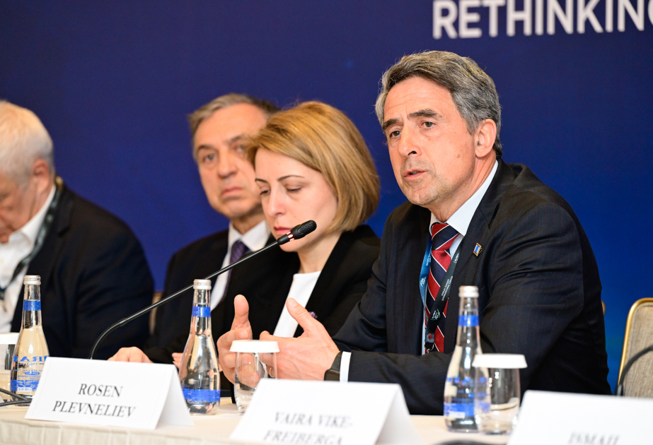 Rosen Plevneliev: “Azerbaiyán se ha mostrado como un socio fiable en un periodo difícil para nosotros”