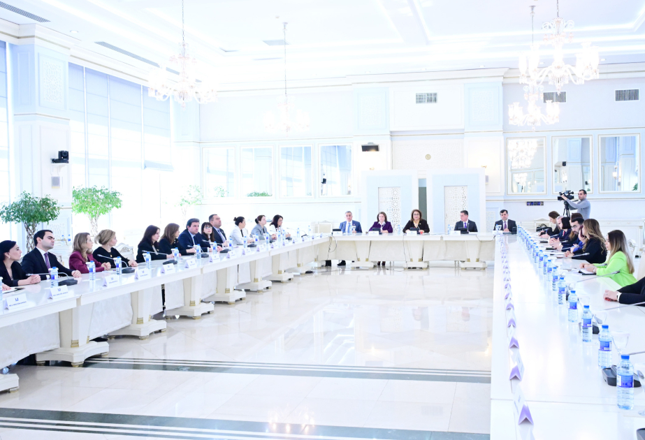 Parlamentin Ailə, qadın və uşaq məsələləri komitəsində ictimai dinləmə keçirilib