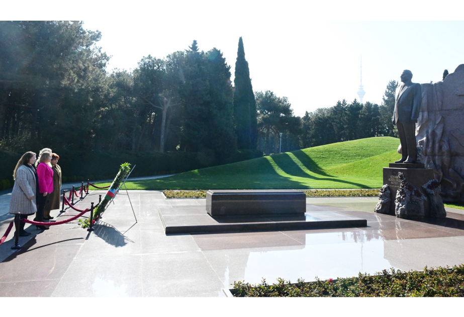 Chair of Estonia-Azerbaijan Parliamentary Friendship Group visits grave of National Leader Heydar Aliyev