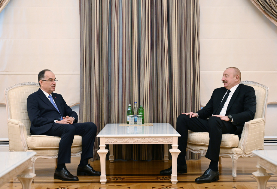 President Ilham Aliyev met with President of Albania VIDEO