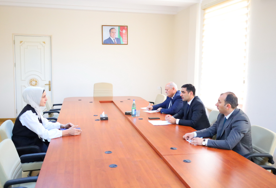 Aqrar Xidmətlər Agentliyinin sədri Salyanda vətəndaşlarla görüşüb, təsərrüfatlara baş çəkib