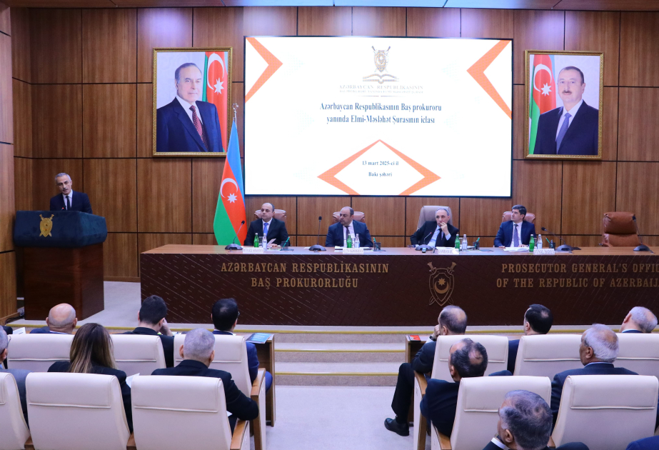 Baş Prokurorluqda aktual hüquqi problemlərin həlli üçün yeni təkliflər müzakirə edilib