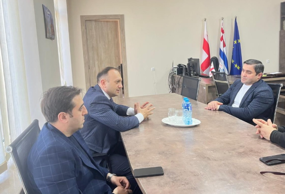 Consulado General de Azerbaiyán en Batumi brinda ayuda a familias de bajos ingresos en Ayaria