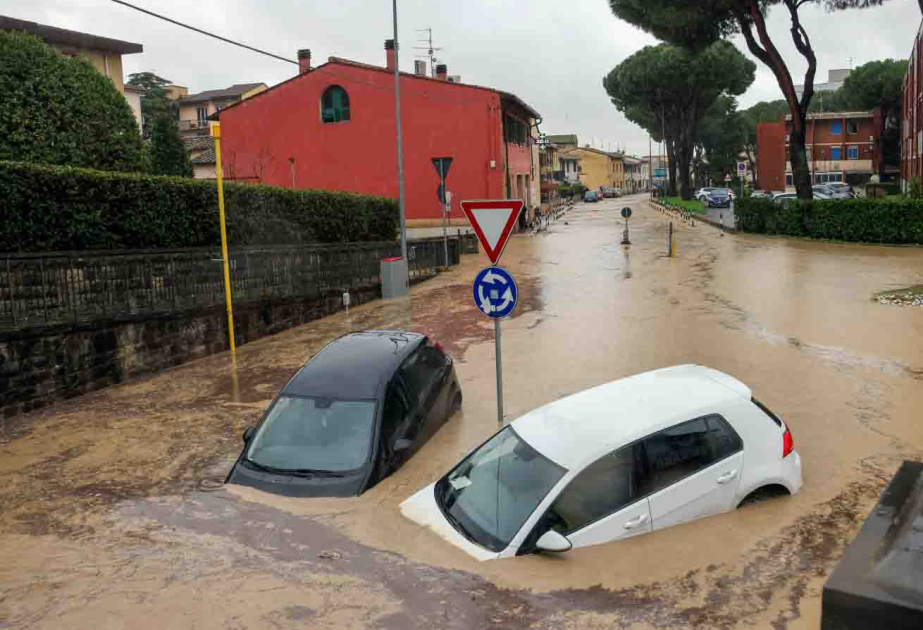 Italie : des dizaines d'habitants évacués après des inondations en Toscane