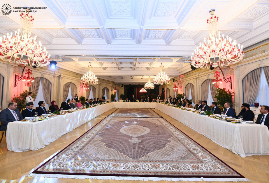 La Cancillería de Azerbaiyán organiza un iftar para los embajadores de países musulmanes