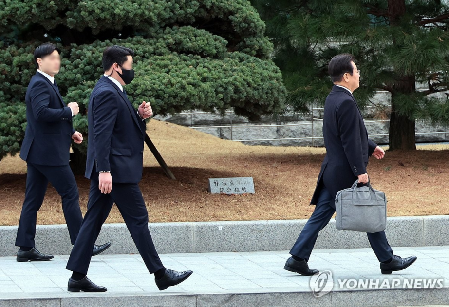 Korean police send bodyguards to protect opposition leader amid assassination threat