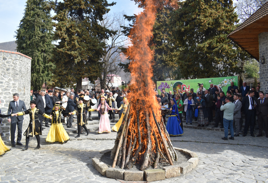 Qaxda Novruz tonqalını şəhid övladları alovlandırıblar